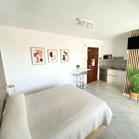 Sunset Sunny Balcony & Sea Views *