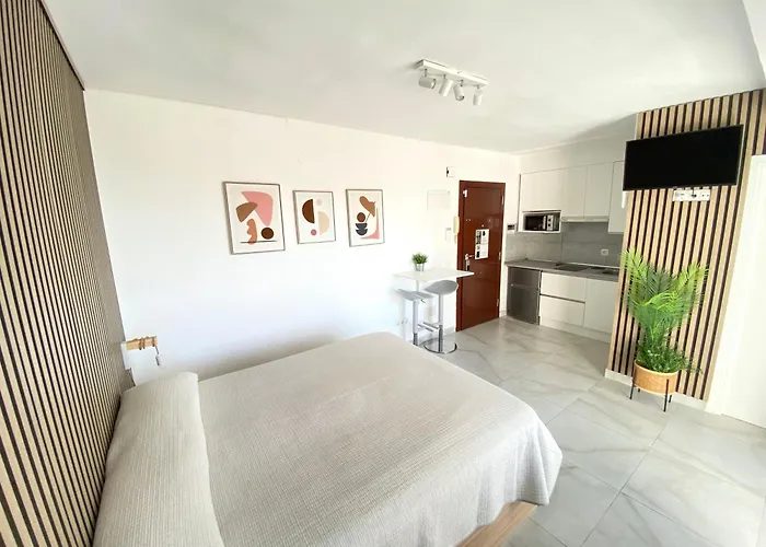 Sunset Sunny Balcony & Sea Views *